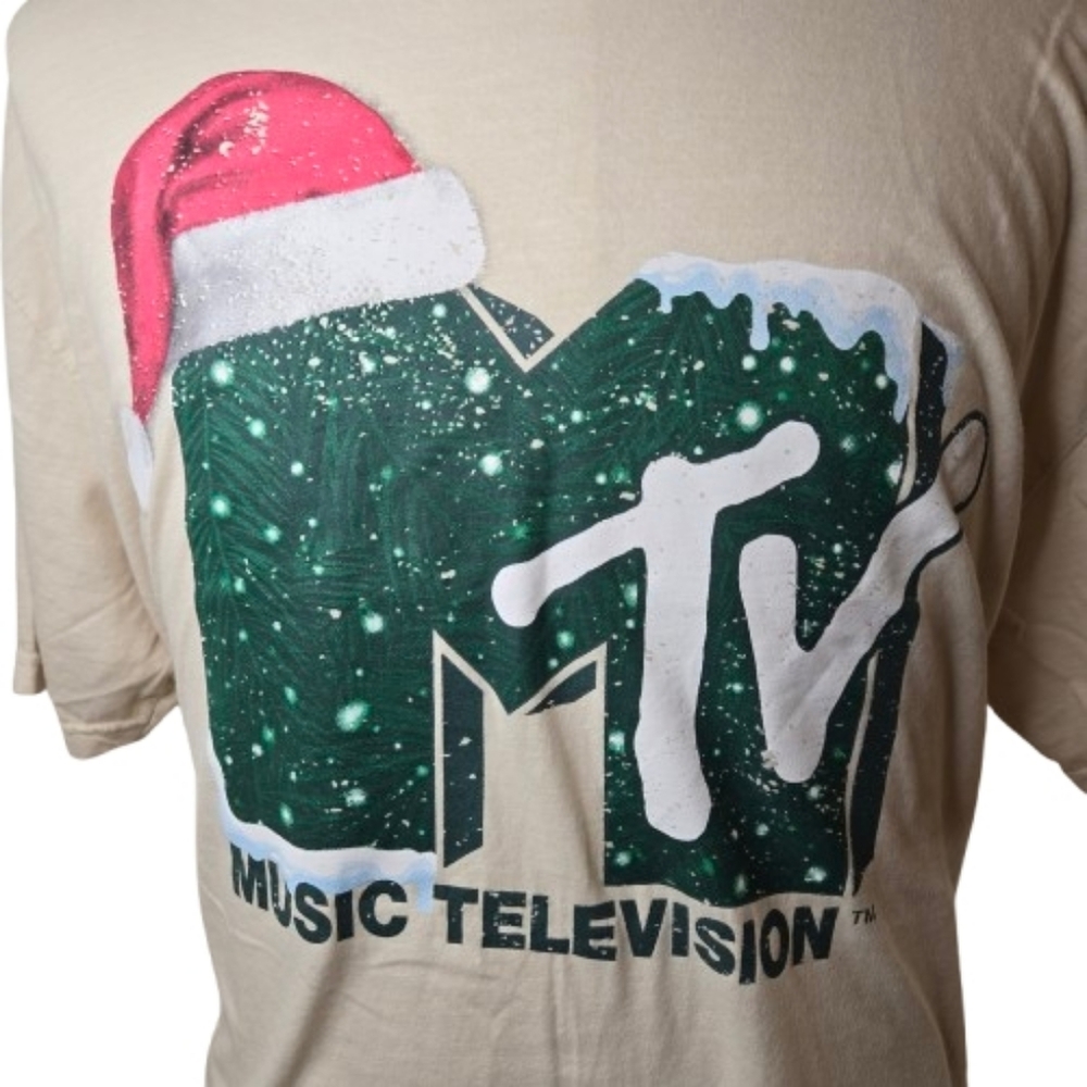 NWT MTV Graphic Tee Holiday Theme